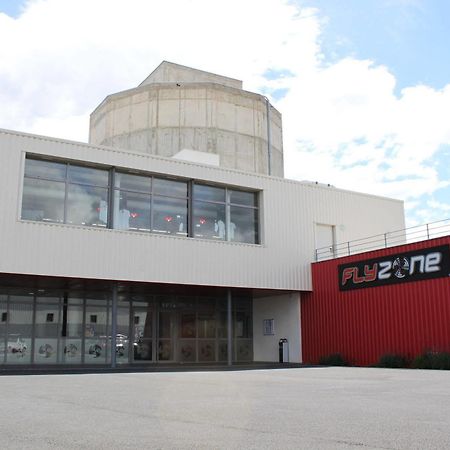 Auberge Flyzone Lezignan-Corbieres Exterior foto