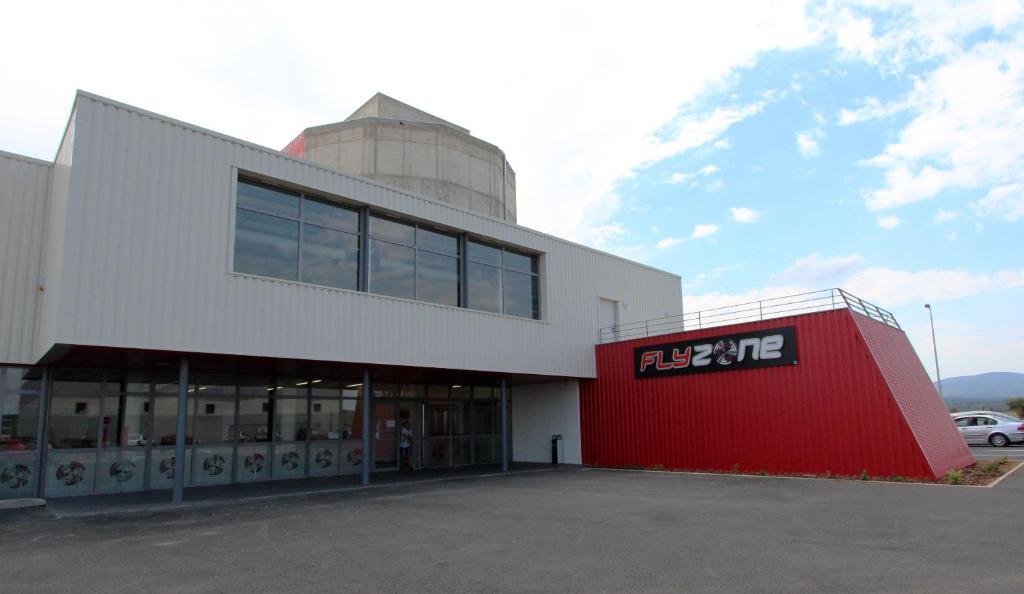 Auberge Flyzone Lezignan-Corbieres Exterior foto