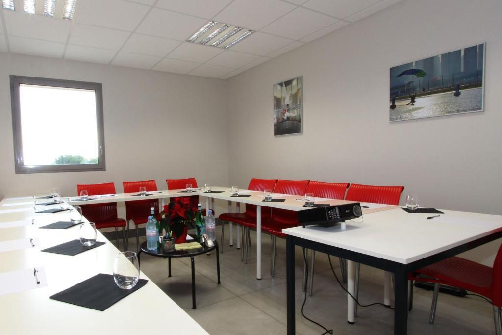 Auberge Flyzone Lezignan-Corbieres Exterior foto